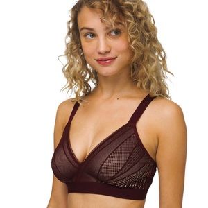 Lululemon Awake to Lace Bra Size 32B